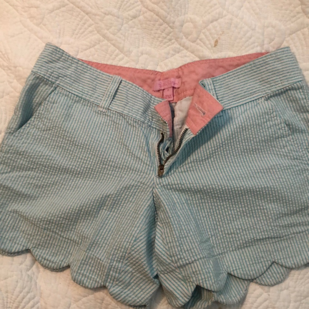 Size 0 Lilly Pulitzer seersucker scalloped shorts